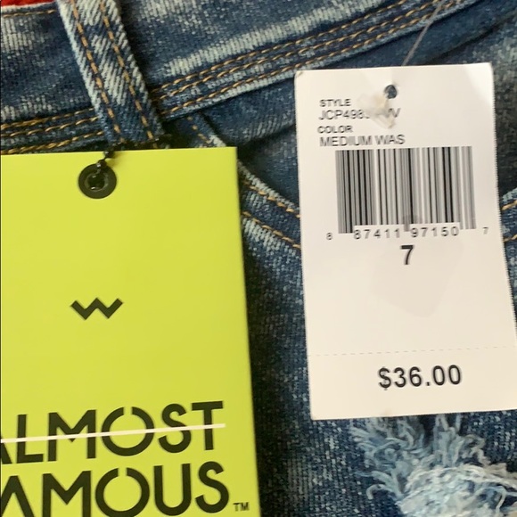 NWT Jean shorts with lace - Picture 3 of 4